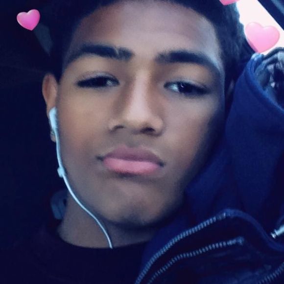 Meet your Posher, Dominique - Picture 1 of 1